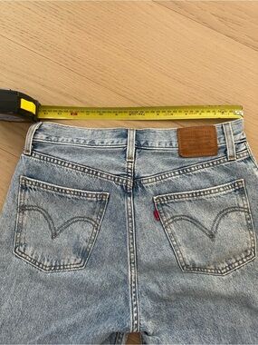 Levi's Woman’s Dad Jean shorts  Light Blue. From Aritzia Only worn once.
